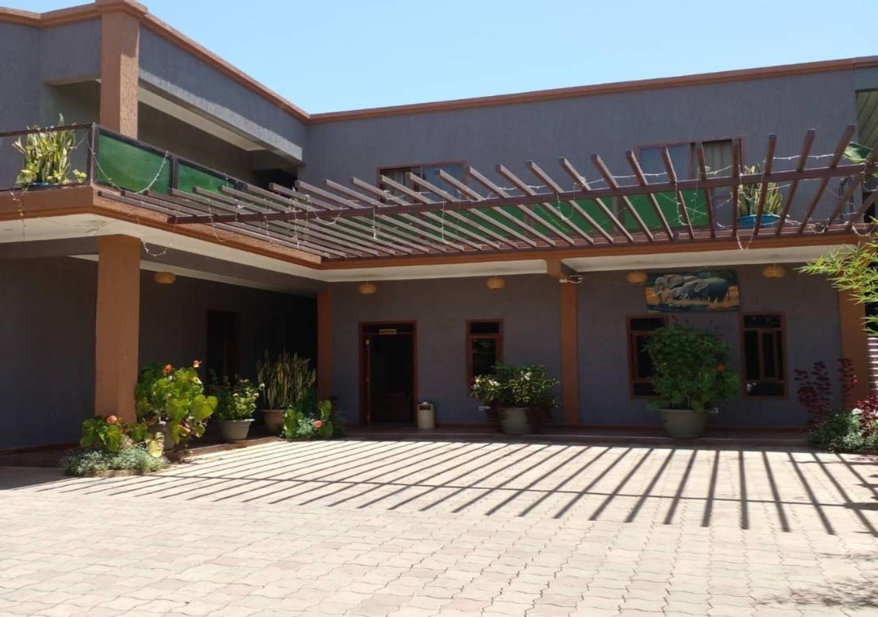 Lush Garden Business Hotel Arusza Zewnętrze zdjęcie